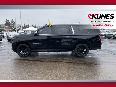 Used 2022 Chevrolet Suburban Premier w/ Premium Package image 10