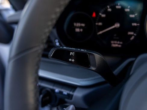 Certified 2024 Porsche 911 Targa 4 image 38