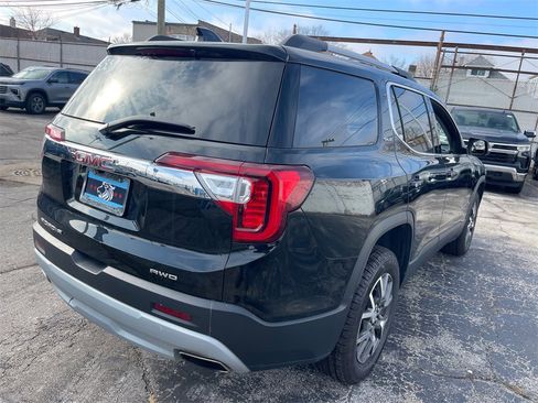 Used 2023 GMC Acadia SLE w/ Driver Convenience Package image 4