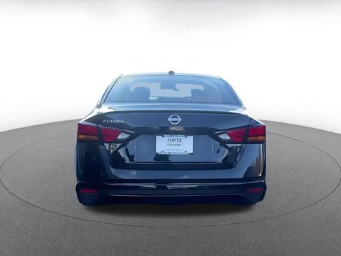 Used 2025 Nissan Altima 2.5 SV image 12