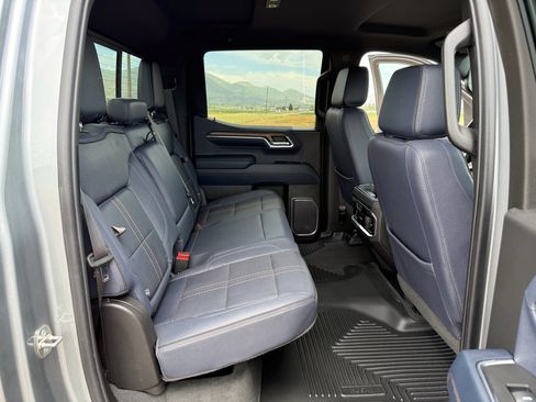 Used 2023 Chevrolet Silverado 1500 High Country w/ Technology Package AWD/4WD image 34