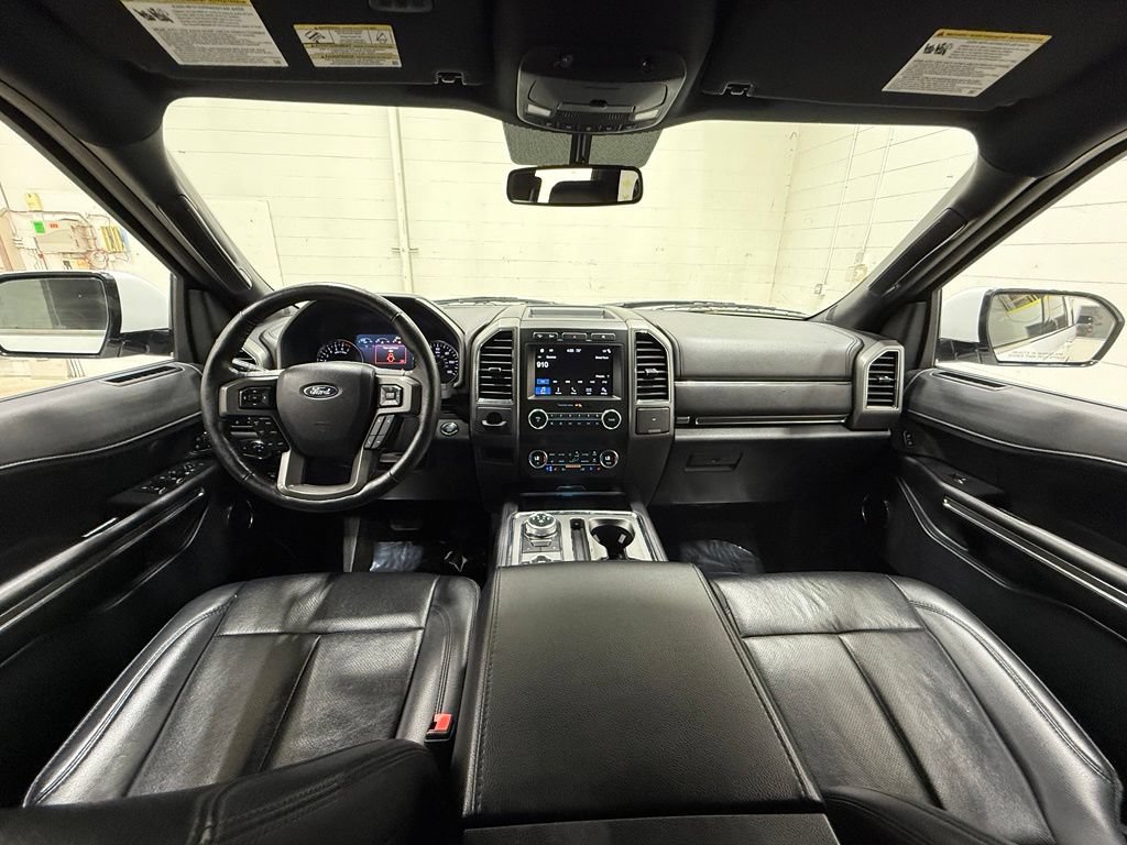 Used 2019 Ford Expedition XLT w/ Equipment Group 202A AWD/4WD image 40