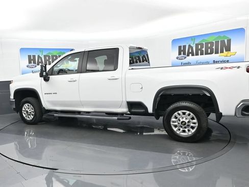 Used 2025 Chevrolet Silverado 2500 LT w/ Convenience Package AWD/4WD image 3