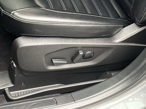 Used 2023 Ford Edge SEL image 10