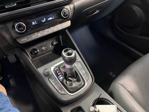 Used 2022 Hyundai Kona Limited image 29