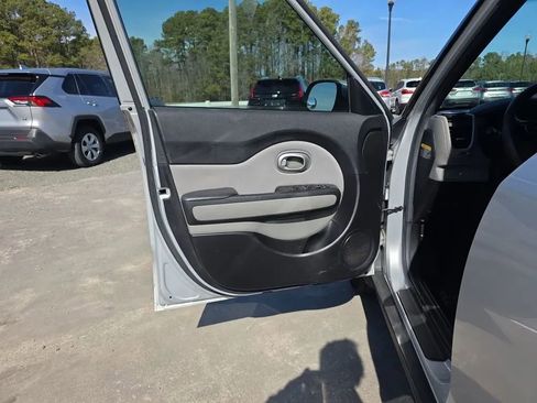 Used 2014 Kia Soul image 35