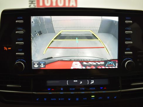 Used 2024 Toyota Sienna Limited AWD/4WD image 23