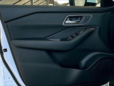 New 2026 Nissan Rogue Platinum w/ Platinum Premium Package image 13