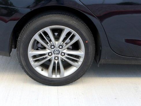 Used 2016 Toyota Camry SE image 29