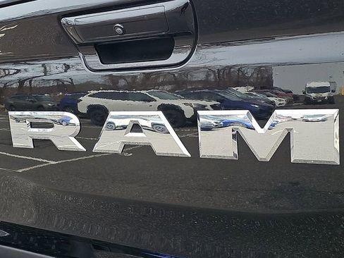 Used 2025 RAM 1500 Laramie image 30