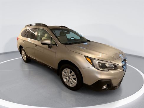 Used 2019 Subaru Outback 2.5i Premium image 1
