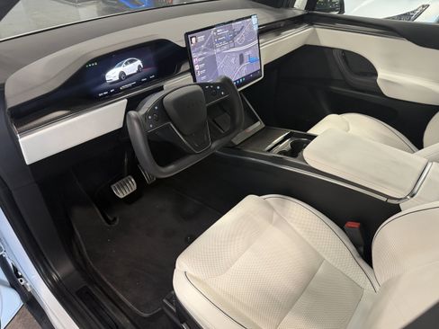 Used 2022 Tesla Model X Plaid AWD/4WD image 10