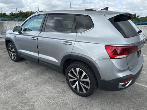 Used 2024 Volkswagen Taos SE FWD image 14