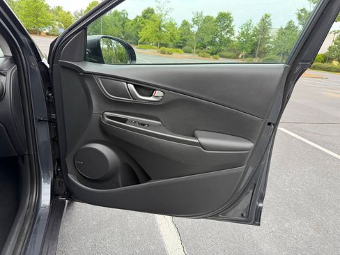 Used 2021 Hyundai Kona Ultimate FWD image 17