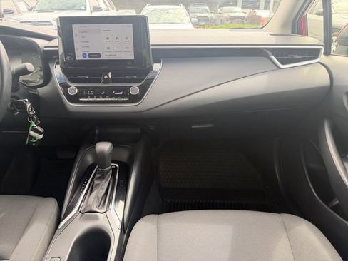 Used 2025 Toyota Corolla LE AWD/4WD image 17