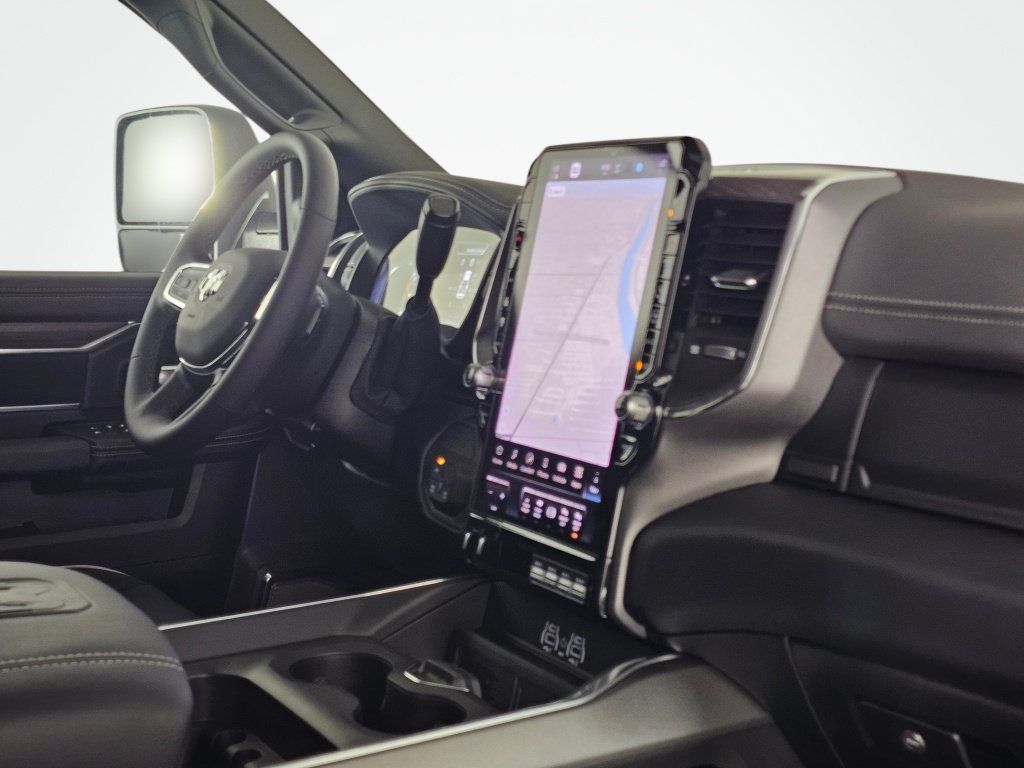 New 2026 RAM 3500 Laramie AWD/4WD image 41
