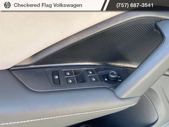Used 2025 Volkswagen Tiguan SE FWD image 15