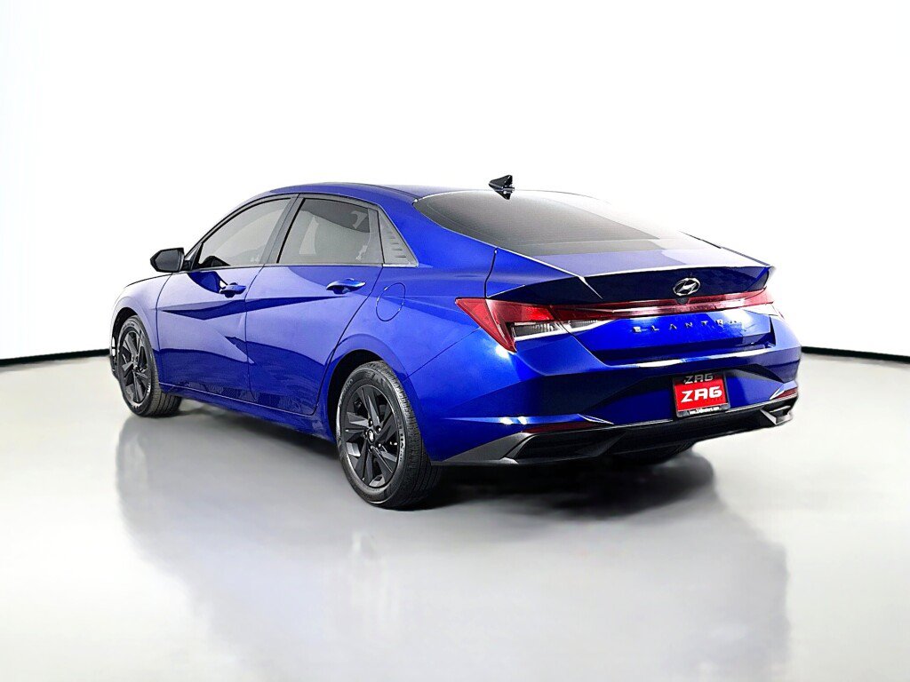 Used 2021 Hyundai Elantra SEL w/ Convenience Package FWD image 3