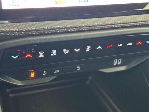 New 2026 Jeep Cherokee Limited AWD/4WD image 18