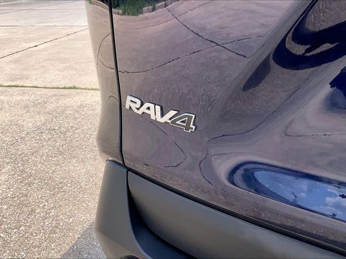Used 2024 Toyota RAV4 XLE FWD image 10