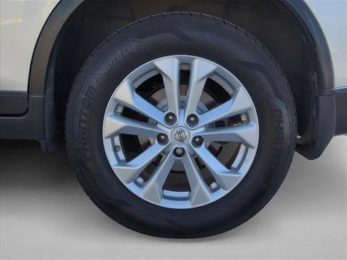 Used 2016 Nissan Rogue SV image 6