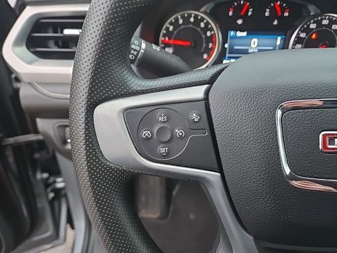 Used 2023 GMC Acadia SLE w/ Driver Convenience Package image 20