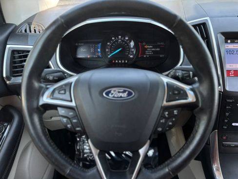 Used 2019 Ford Edge Titanium FWD image 22