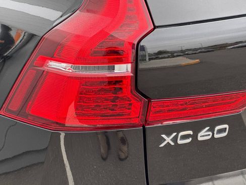 Used 2023 Volvo XC60 T8 Ultimate w/ Climate Package AWD/4WD image 34