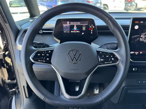 Certified 2025 Volkswagen ID. Buzz Pro S RWD image 17