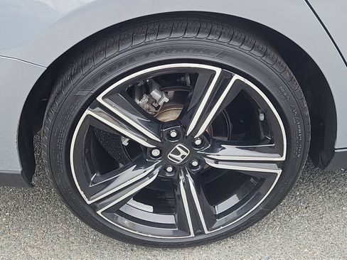 Used 2023 Honda Accord Sport image 9