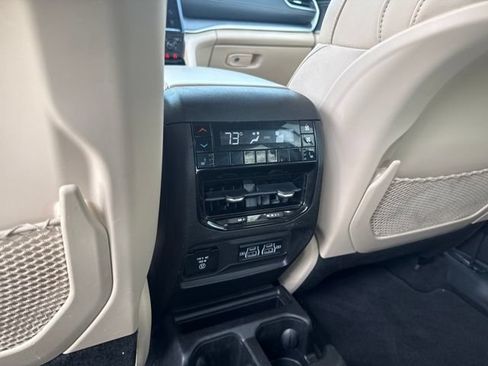 Used 2022 Jeep Grand Cherokee L Limited AWD/4WD image 34