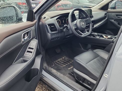 Used 2023 Nissan Rogue Platinum AWD/4WD image 10