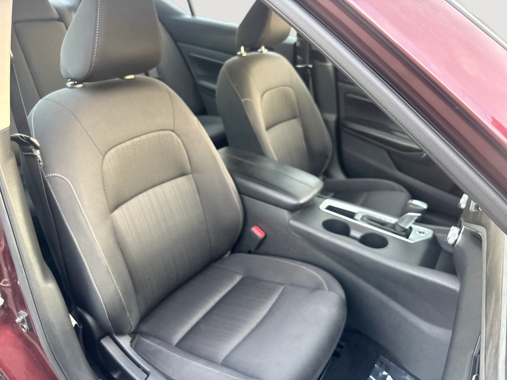 Used 2025 Nissan Altima 2.5 SV FWD image 27