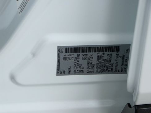 Used 2024 Nissan Rogue SV FWD image 32