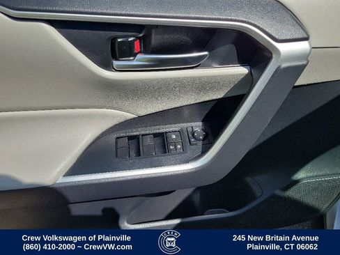 Used 2021 Toyota RAV4 XLE image 38