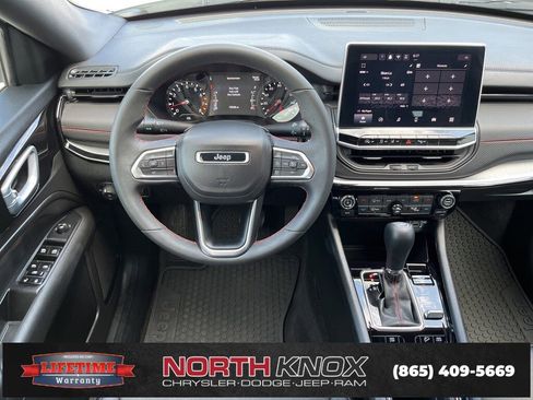 Used 2024 Jeep Compass Trailhawk image 12