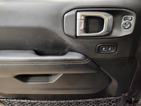 Used 2021 Jeep Gladiator Overland image 44