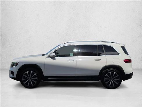 Used 2021 Mercedes-Benz GLB 250 w/ Premium Package image 9