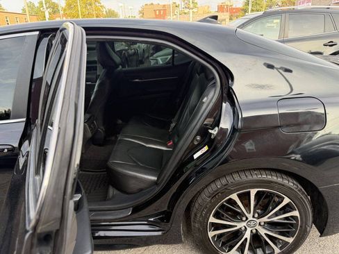 Used 2018 Toyota Camry SE w/ Audio Package FWD image 23
