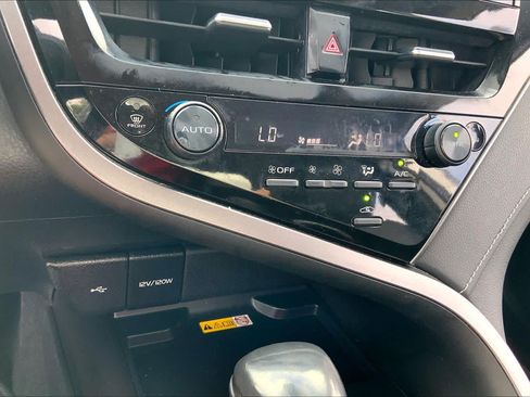 Used 2023 Toyota Camry XSE FWD image 33