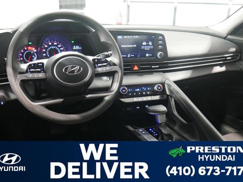Used 2023 Hyundai Elantra SEL image 13