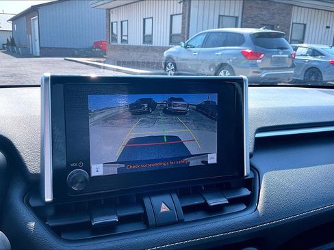 Used 2024 Toyota RAV4 XLE FWD image 29