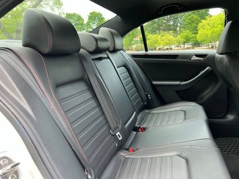 Used 2017 Volkswagen Jetta GLI FWD image 19