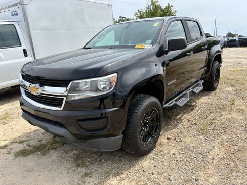 Used 2019 Chevrolet Colorado W/T w/ WT Convenience Package RWD image 3
