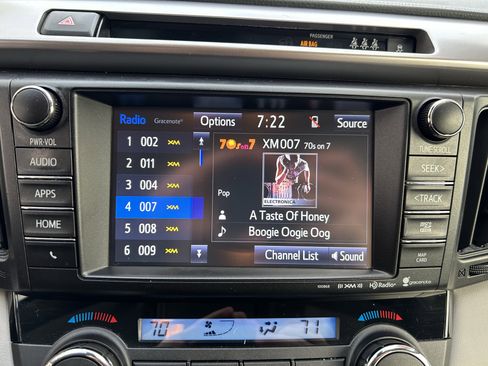 Certified 2018 Toyota RAV4 Limited image 27