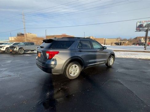 Used 2021 Ford Explorer XLT image 8