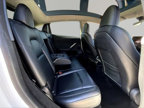 Used 2023 Tesla Model Y Long Range AWD/4WD image 24