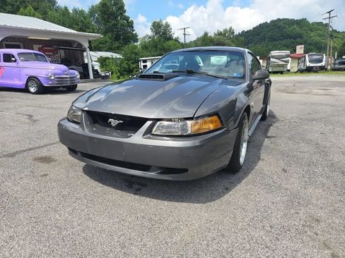 Used 2004 Ford Mustang Mach 1 RWD image 2