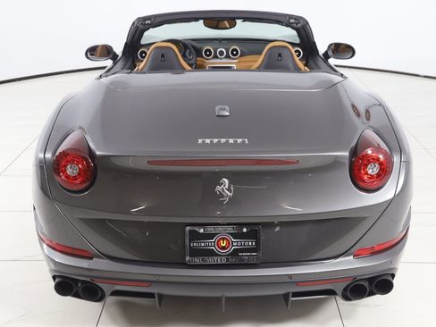 Used 2018 Ferrari California T image 88