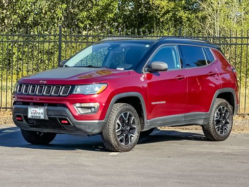 Used 2021 Jeep Compass Trailhawk w/ Sun and Sound Group AWD/4WD image 8